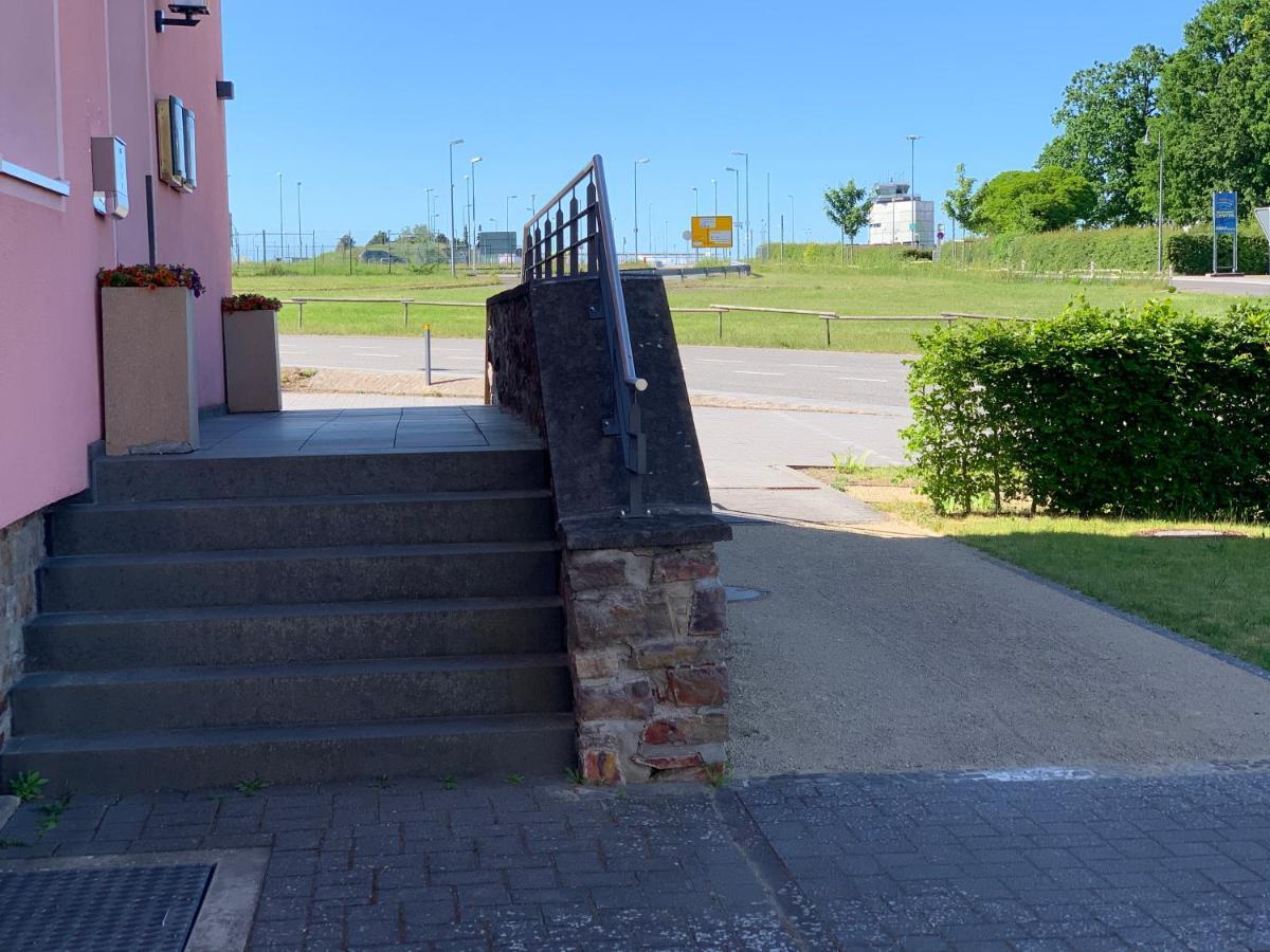 Am Flugplatz Hotel Restaurant Lautzenhausen Zewnętrze zdjęcie